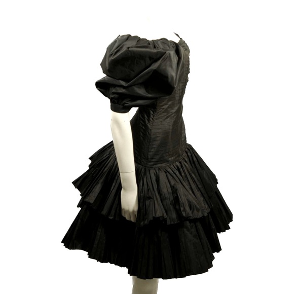 Oscar de la Renta Vintage 1980’s Black Puff Sleeve Pleated Ruffle Dress, size 8 - Picture 3 of 15